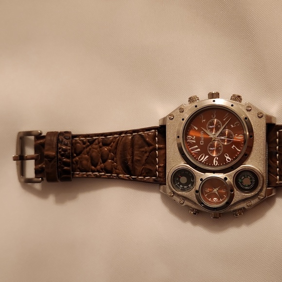 Men's Watch - Picture 3 of 5